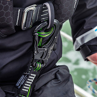 Crewsaver Crewfit+ 180N Pro svart, med mjuk ögla D-ring
